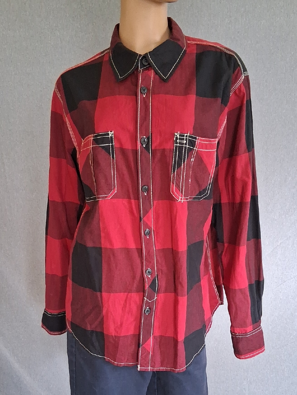 Arizona Jean Company Red & Black Plaid Button-Down Shirt